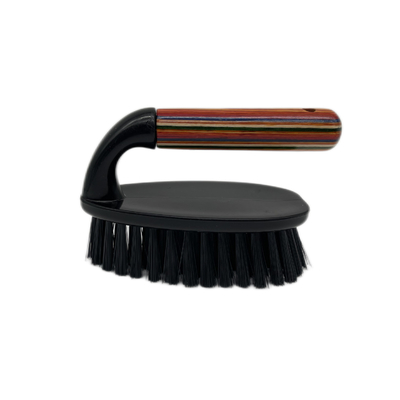 De borstel Zwarte plastic schoonmakende borstel van de huishoudenvloer met houten handvat